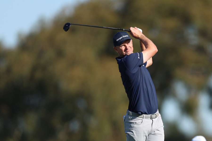 Rose Opens Four Shot Lead as Koepka Makes the Cut
